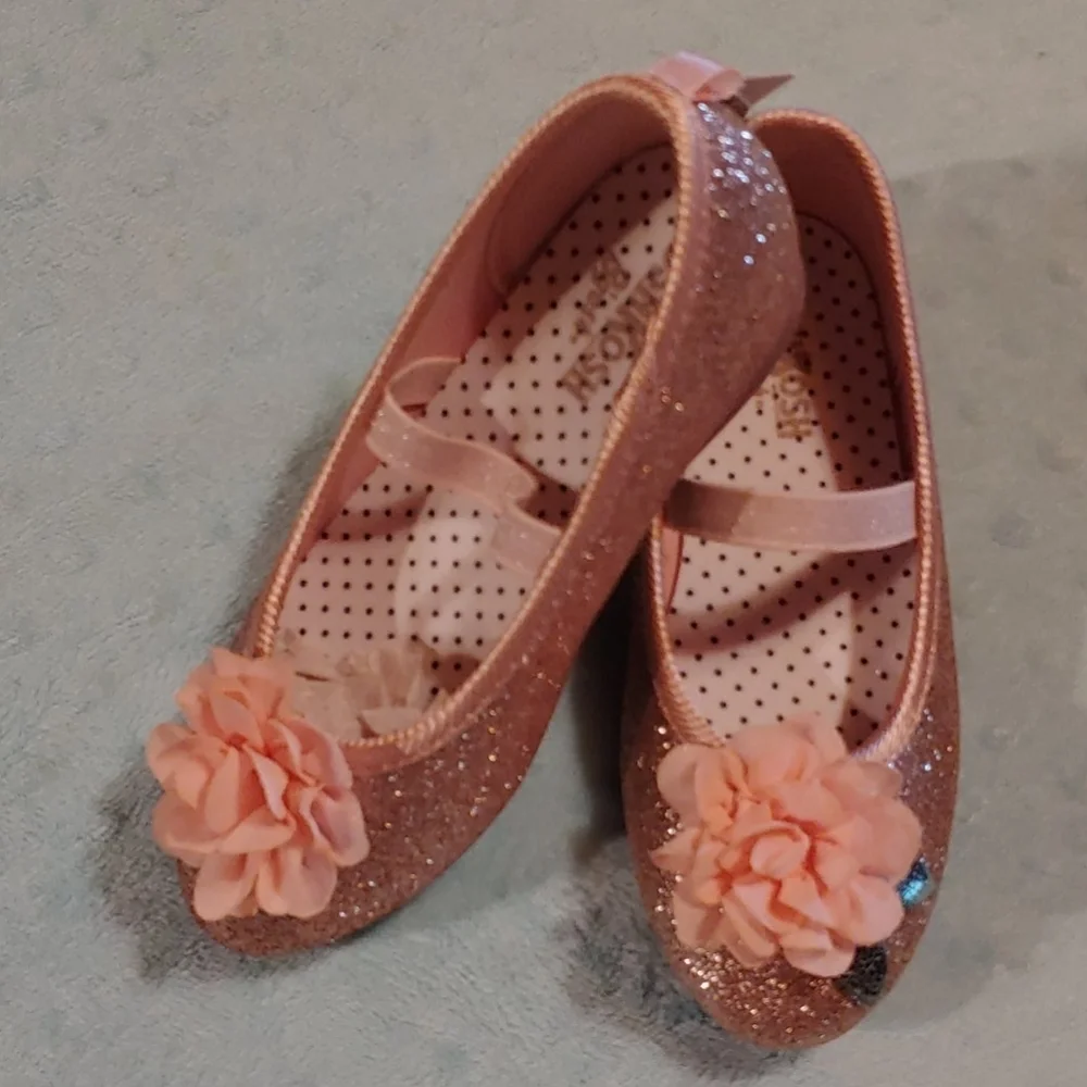 NIB &NWT Oshkosh dress flats